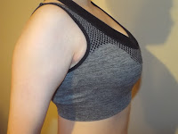 Valdler Yoga Bra: Try On Side