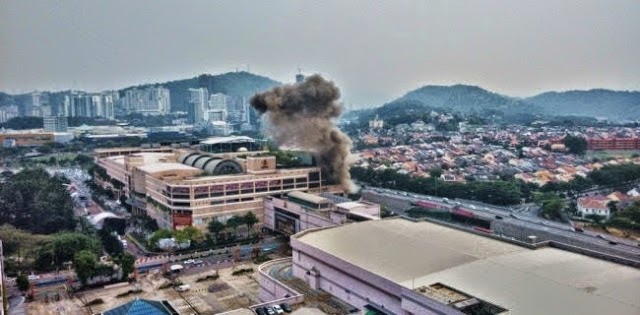 Medan Selera Pusat Membeli-belah One Utama Terbakar