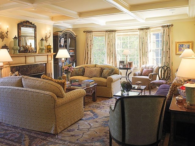 Traditional Living Room Designs picture