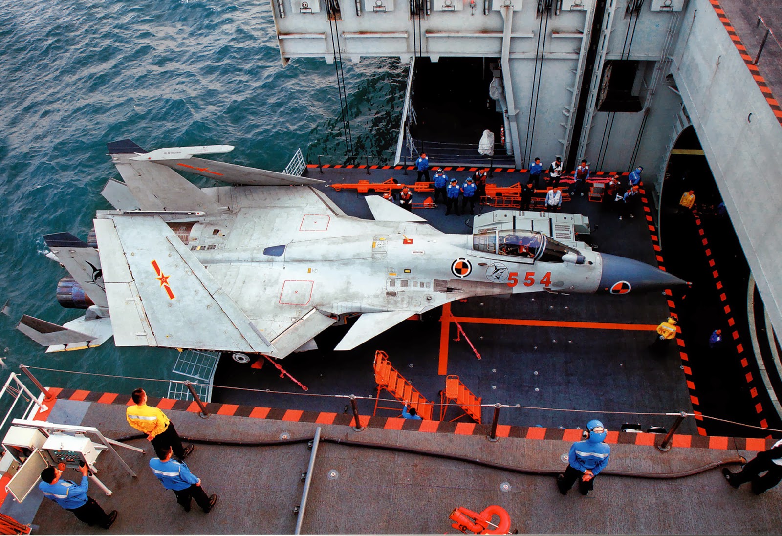 Shenyang J-15 Chinese+J-15+Flying+Shark+Carrier+Borne+Naval+Fighter+Jet+which+can+carry+SD-10A+PL-12+BVRAAM+along+with+YJ-83C-803+Anti-Ship+Missiles+export+pakistan+sold+operational+(3)
