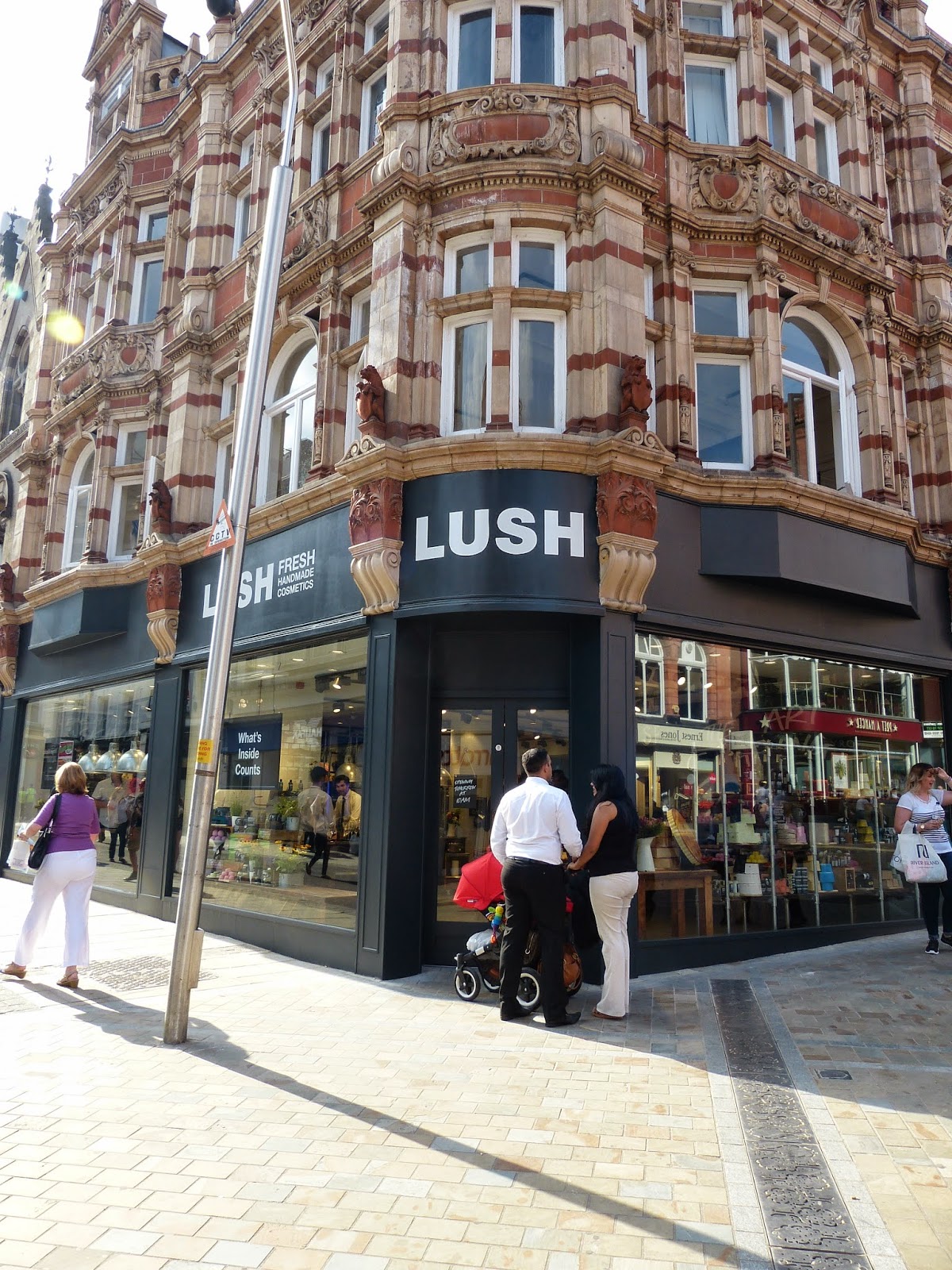 Lush Leeds store and spa opening / Tea and blush