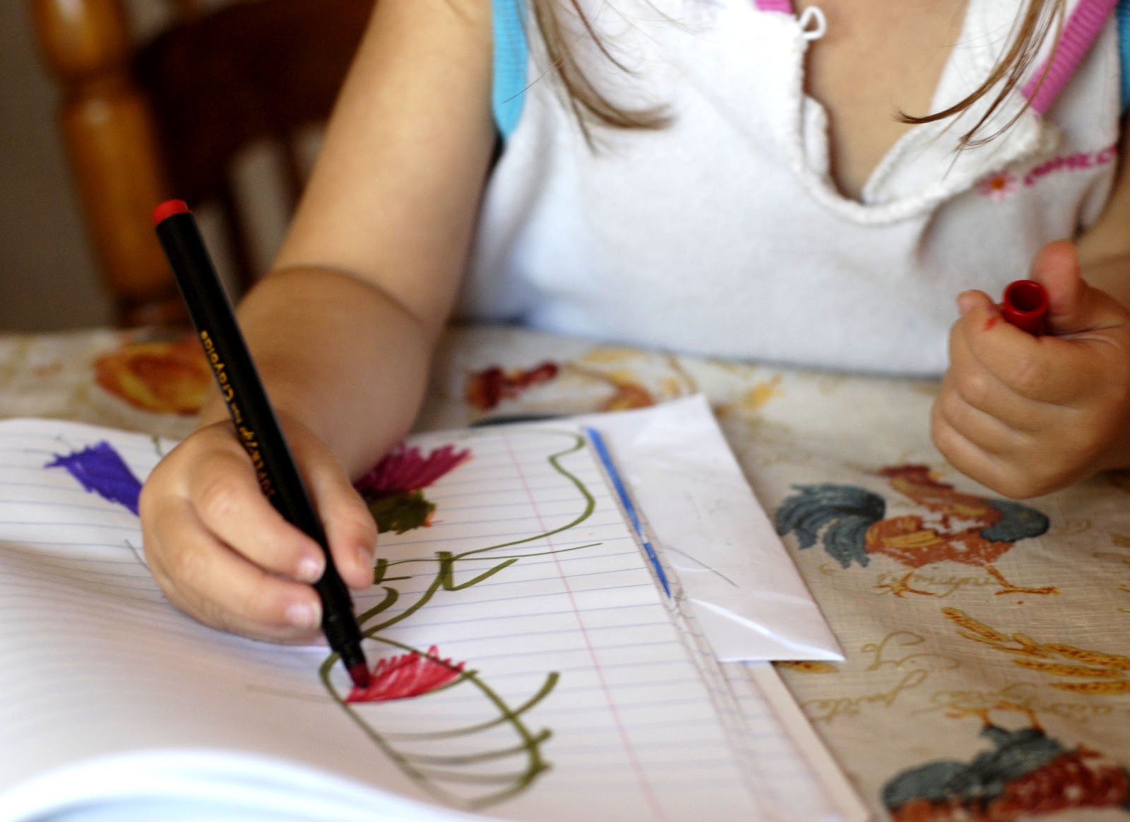 Mi hija pequeña con 3 años. Ambas son muy dibujantinas desde siempre