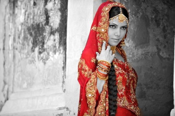 Pakistani Model and Singer Hadiqa Photo Gallery  show