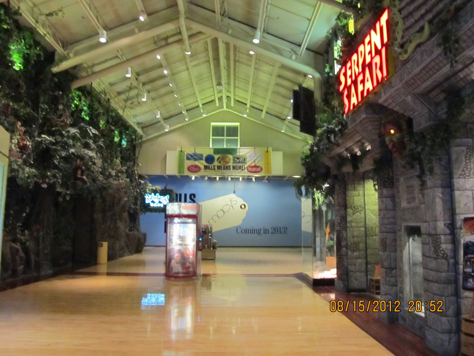 Trip to the Mall Gurnee Mills (Gurnee, IL)