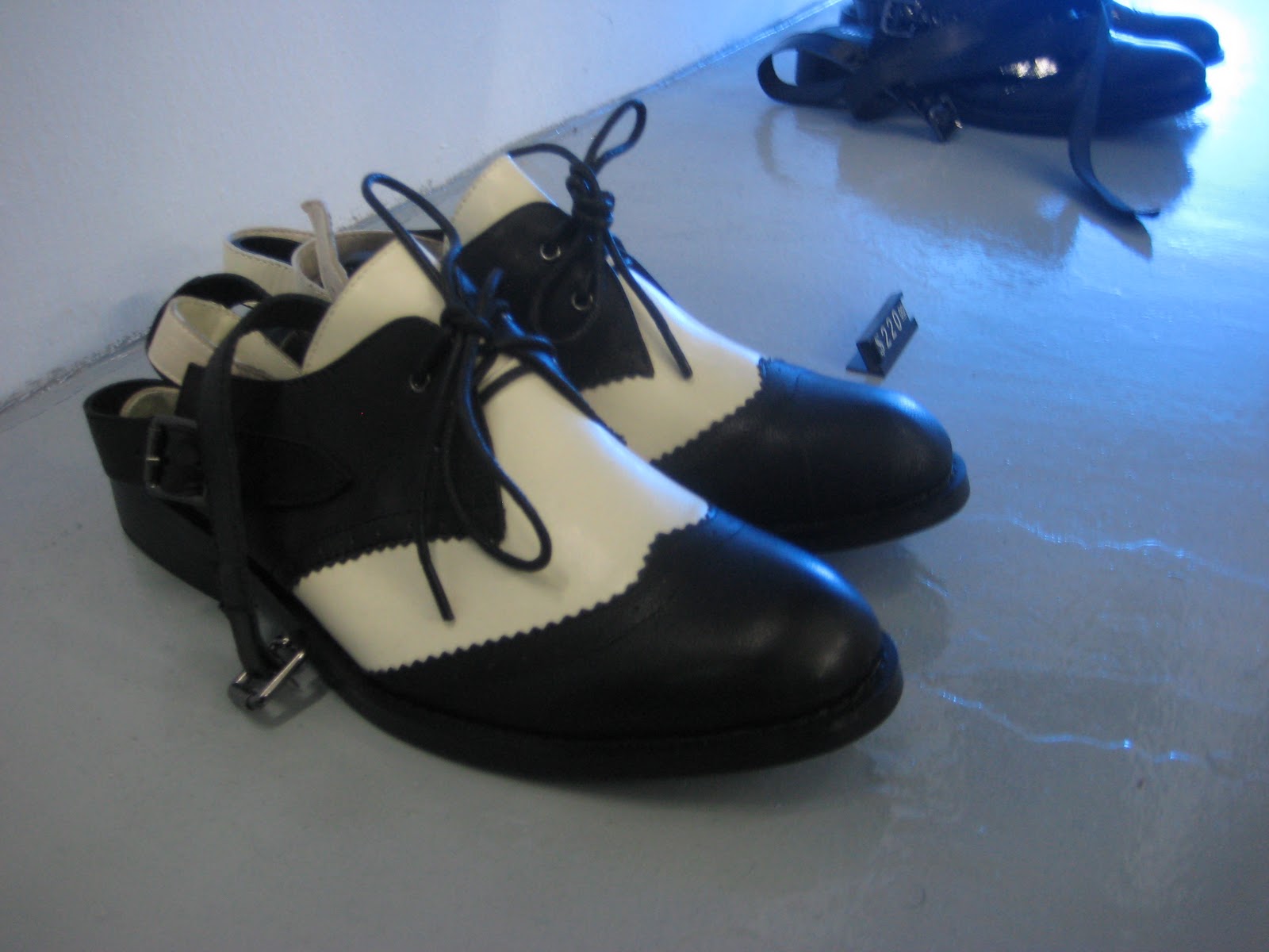 Bonjour Singapore Fashion blog with a focus on Asia