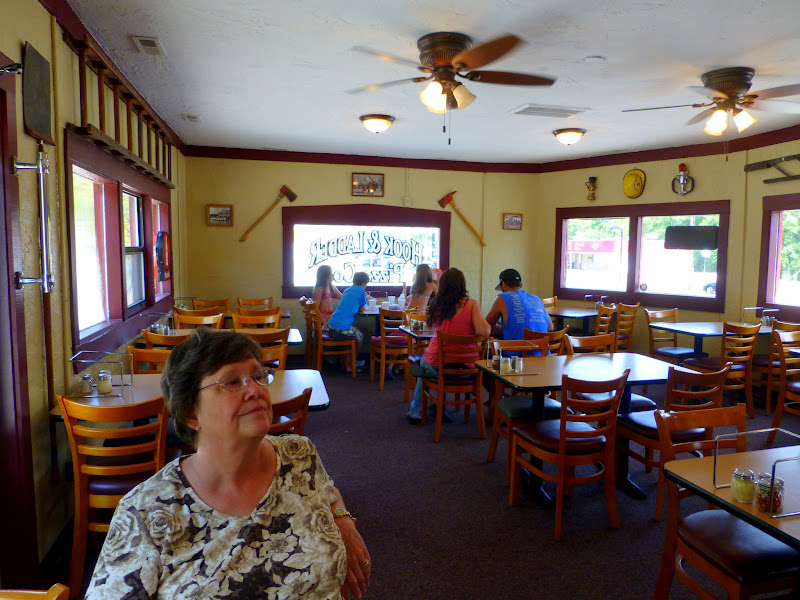 EVERYTHING BRANSON Hook & Ladder Pizza Co.