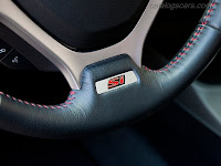 Honda-Civic-Si-Coupe-2012-30.jpg