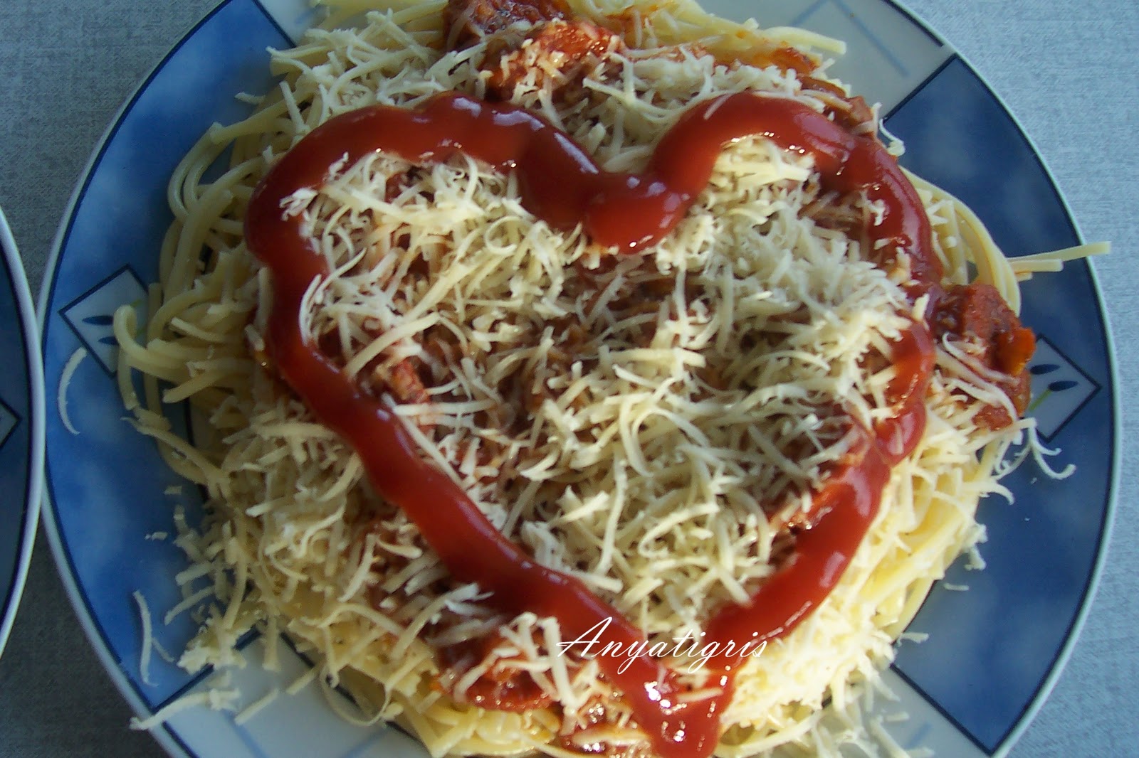 Anyatigris süt-főz: KOLBÁSZOS SPAGETTI