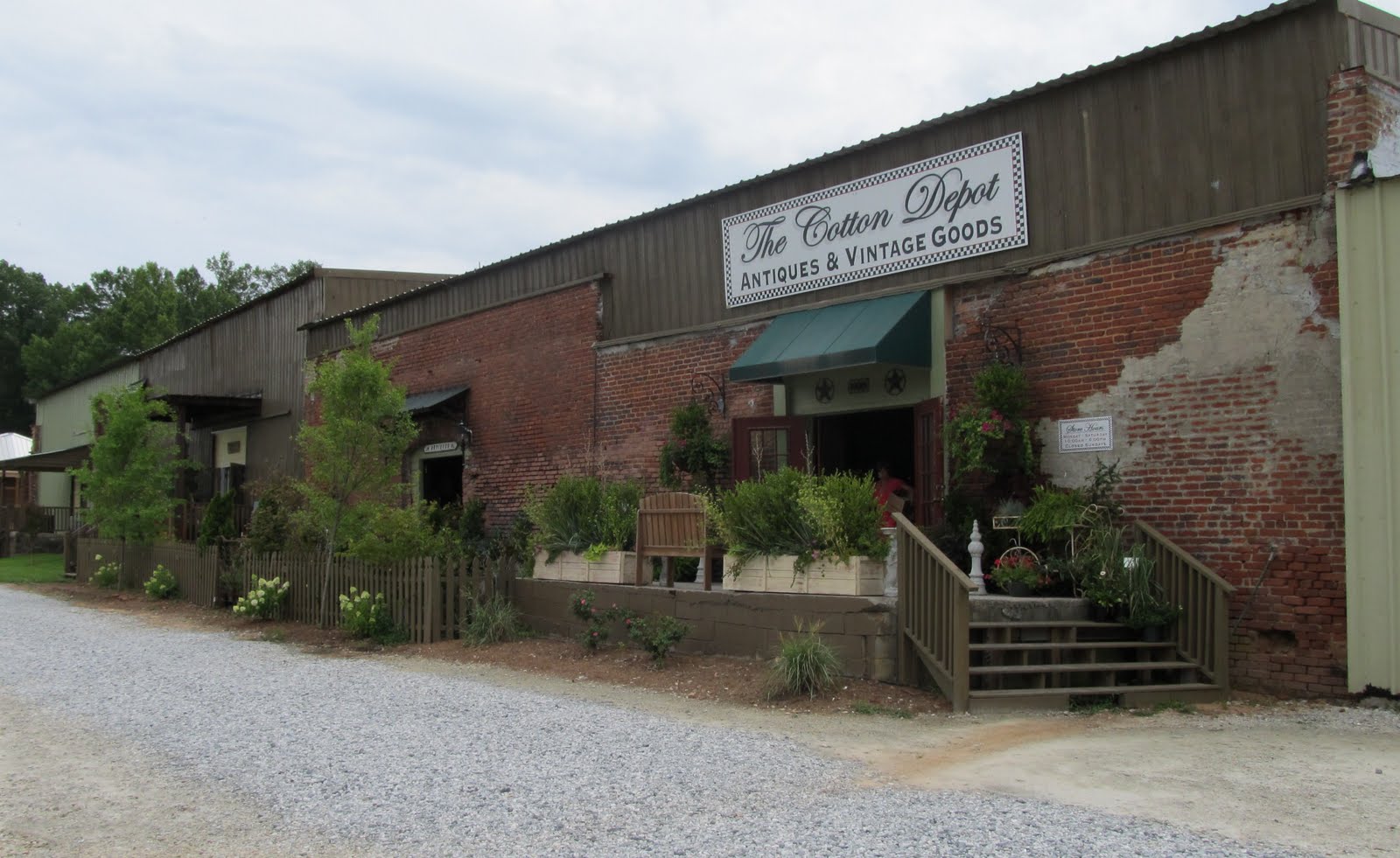 Sassytrash The shops of Monroe,