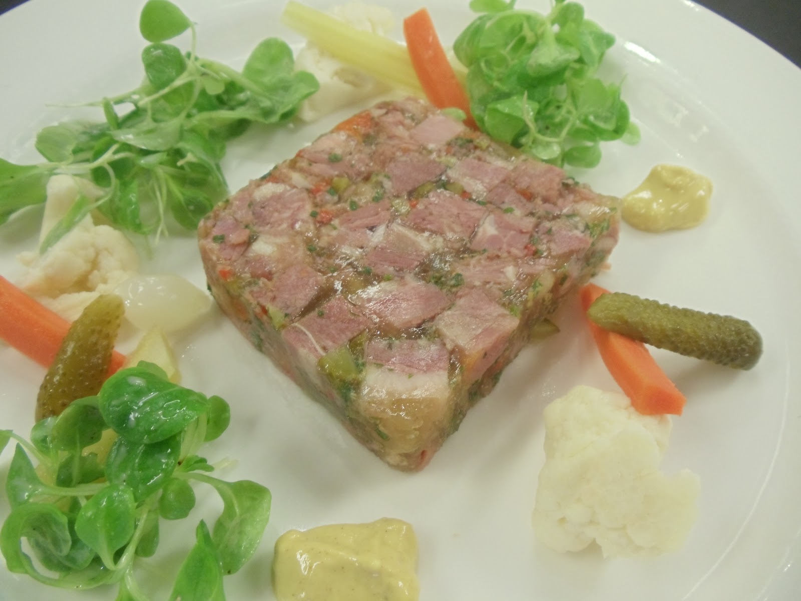 Cocine Sin Limite The Art of Pâté and Terrine "103" Fromage de tête