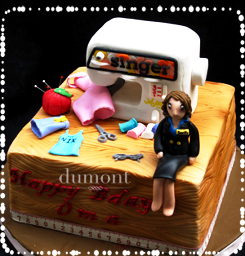 Dumont Cake Singer sewing machine cake