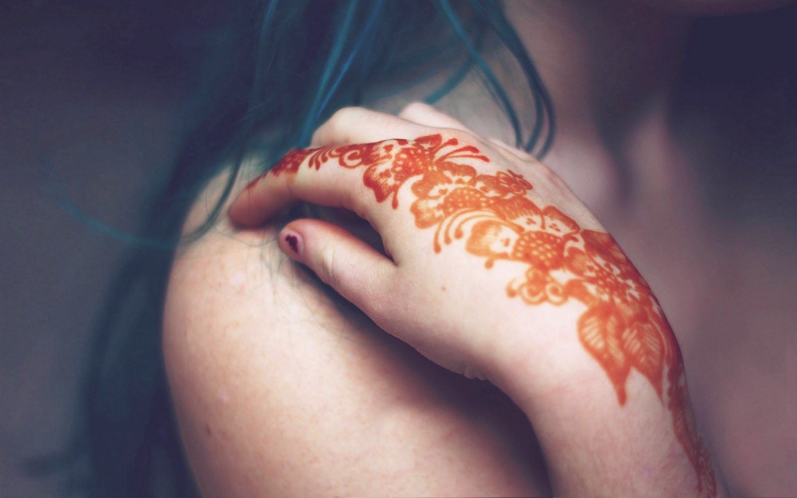 http://1.bp.blogspot.com/-WMv6RVngcoA/UZdw82Q6zqI/AAAAAAAAAmo/V4HUR34gbSI/s1600/Girl+Hand+Tattoo+Mehandi+Hd+Wallpaper.jpg