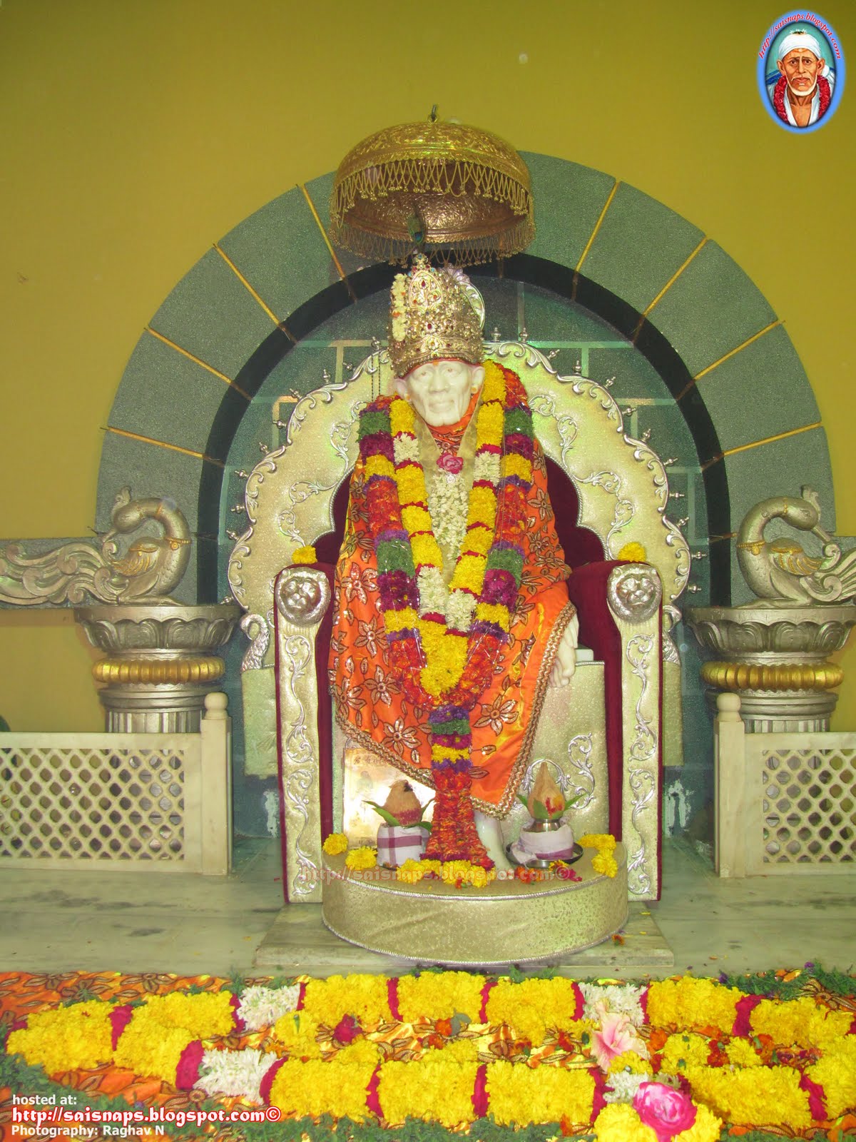 Madhyan Aarti Of Sai Baba