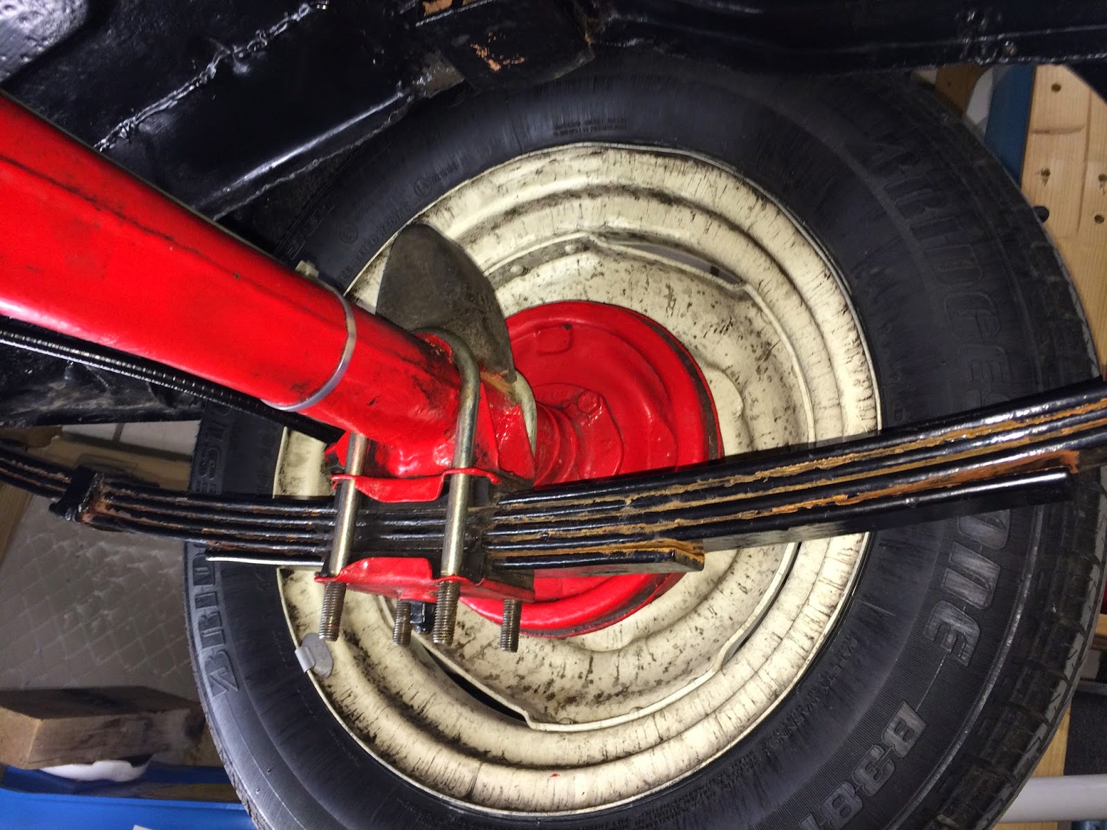 Theo's Morris Minor 1000 Tourer Fitting telescopic shock absorbers rear