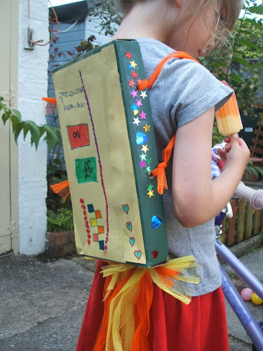 Making a shoebox jetpack: a creative, upcycling idea for kids, craft, create