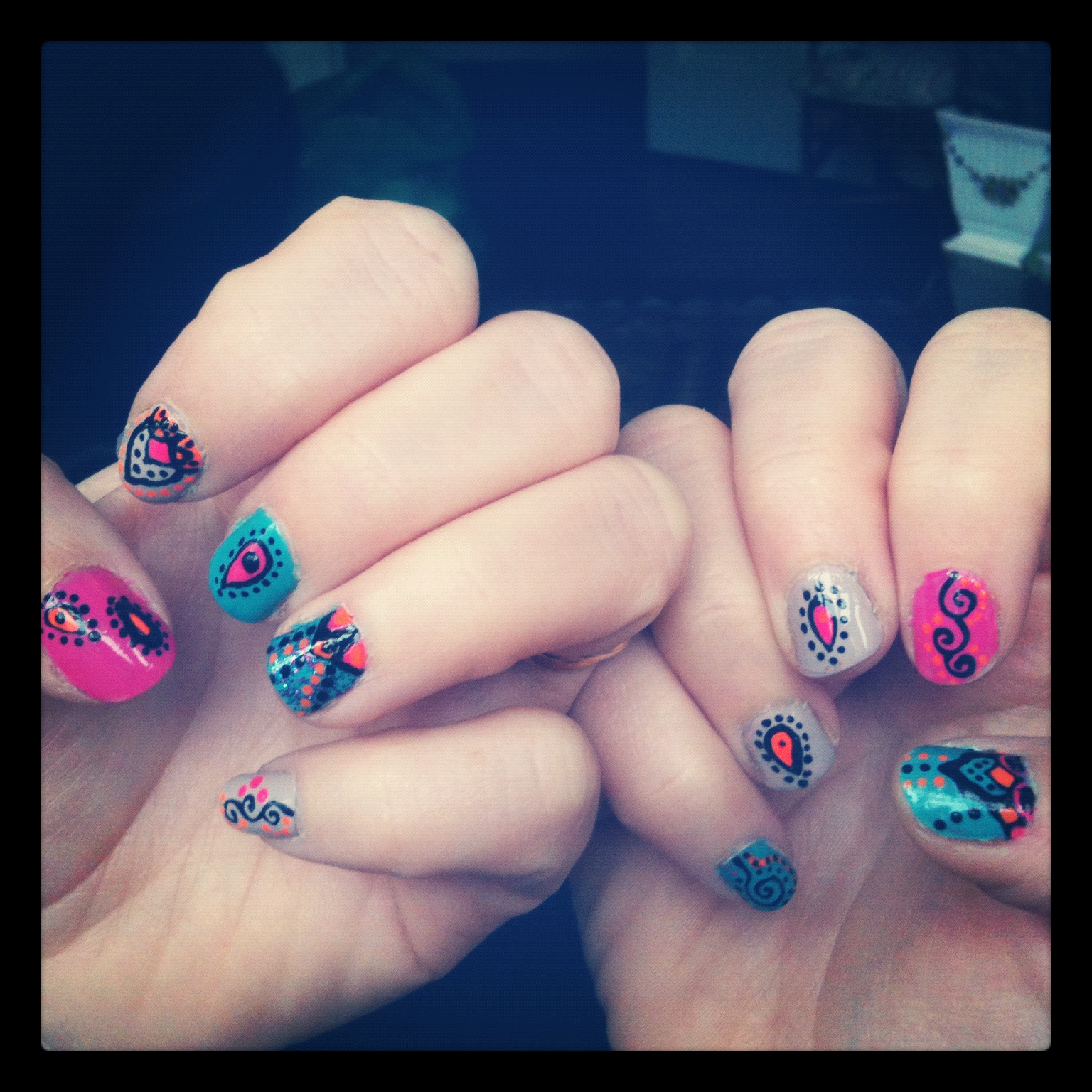 Magpie Indian themed nail art