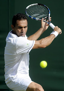 Víctor Estrella se convierte en el primer dominicano en ganar un partido en Wimbledon