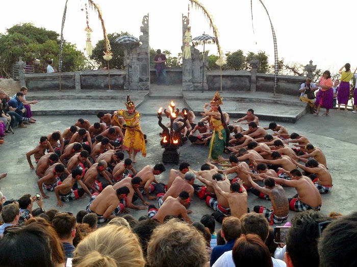 Tari Kecak Pura Uluwatu