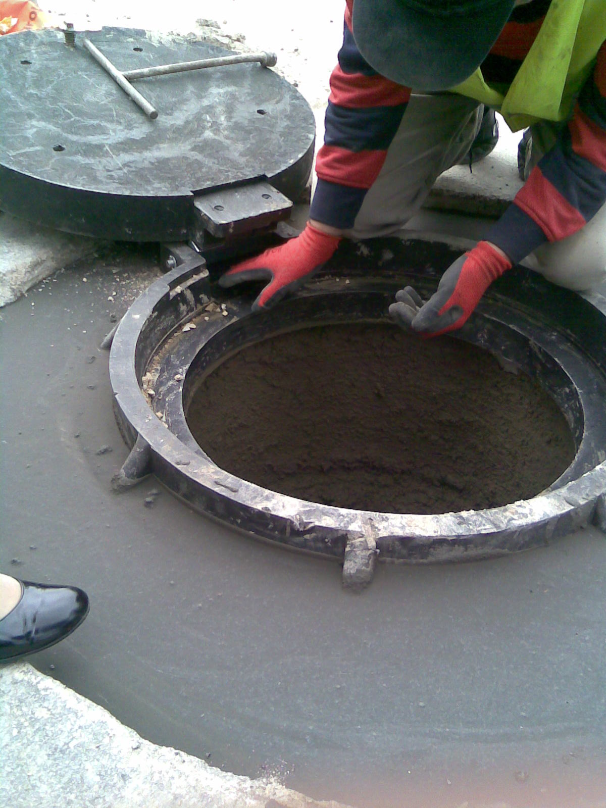 Agir Tasit Trafigine Dayaanikli Plastik Rogar Kapagi Uretimi Iraq Iran Plastic Manhole Covers 90 539 892 07 70