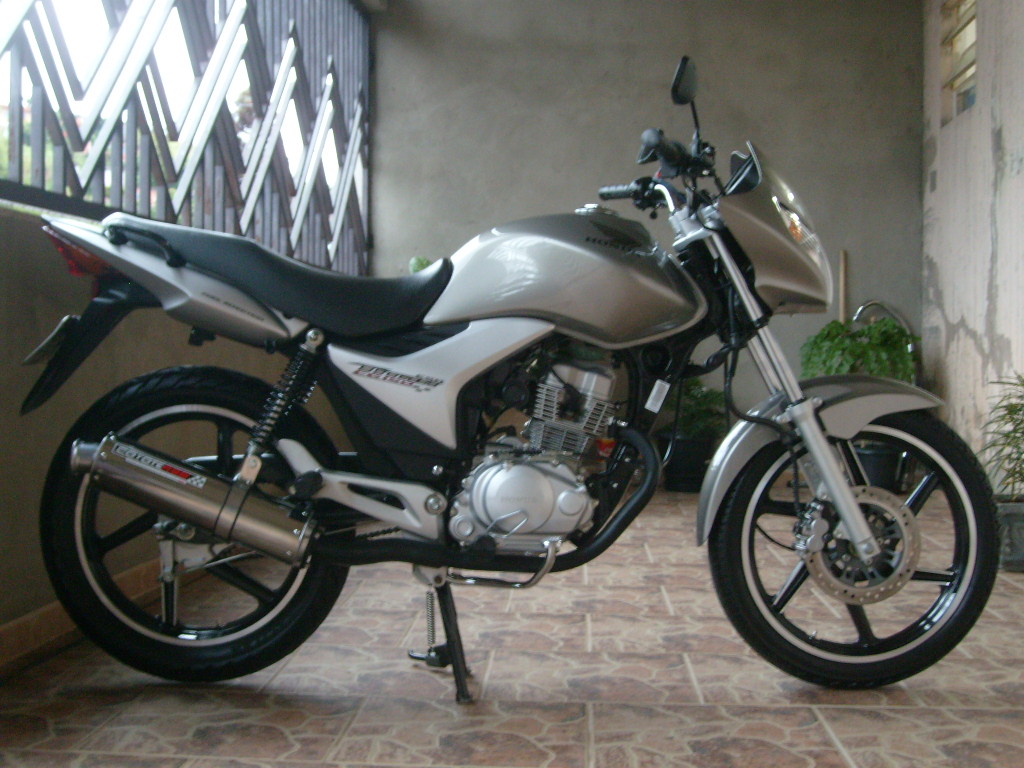 CLUB DA FAN TITAN 150 CINZA