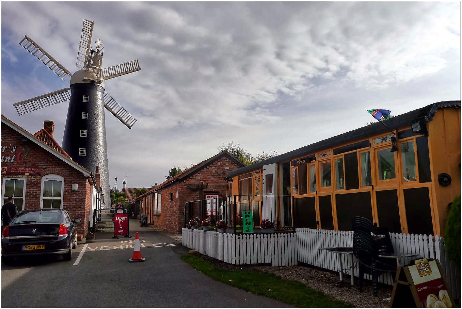 Lincolnshire Cam Waltham Village.