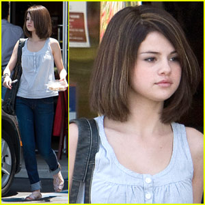 Selena Gomez short hair Style