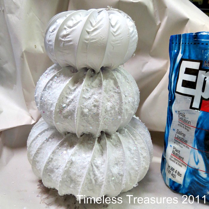 Timeless Treasures Dryer vent hose Snowy Snowman Tutorial