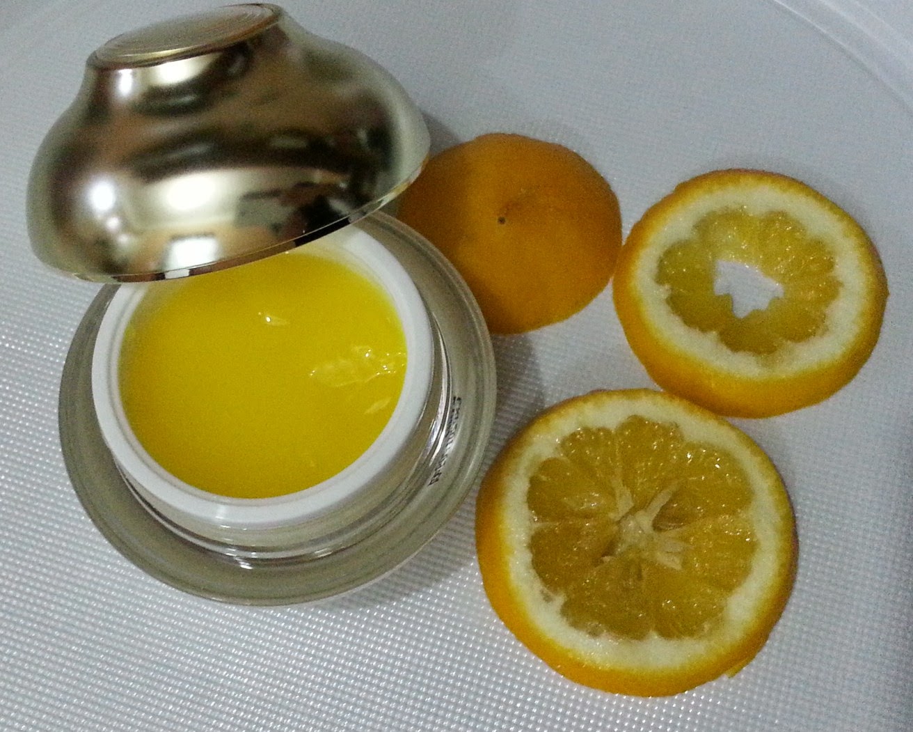 Egg Yolk Cream LIOELE Fashion Doctor