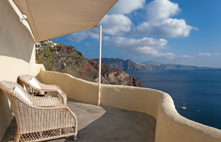 Mystique – a Tranquil Resort in Beautiful Santorini, Hellas (Greece) Mystique – a Tranquil Resort in Beautiful Santorini, Hellas (Greece)