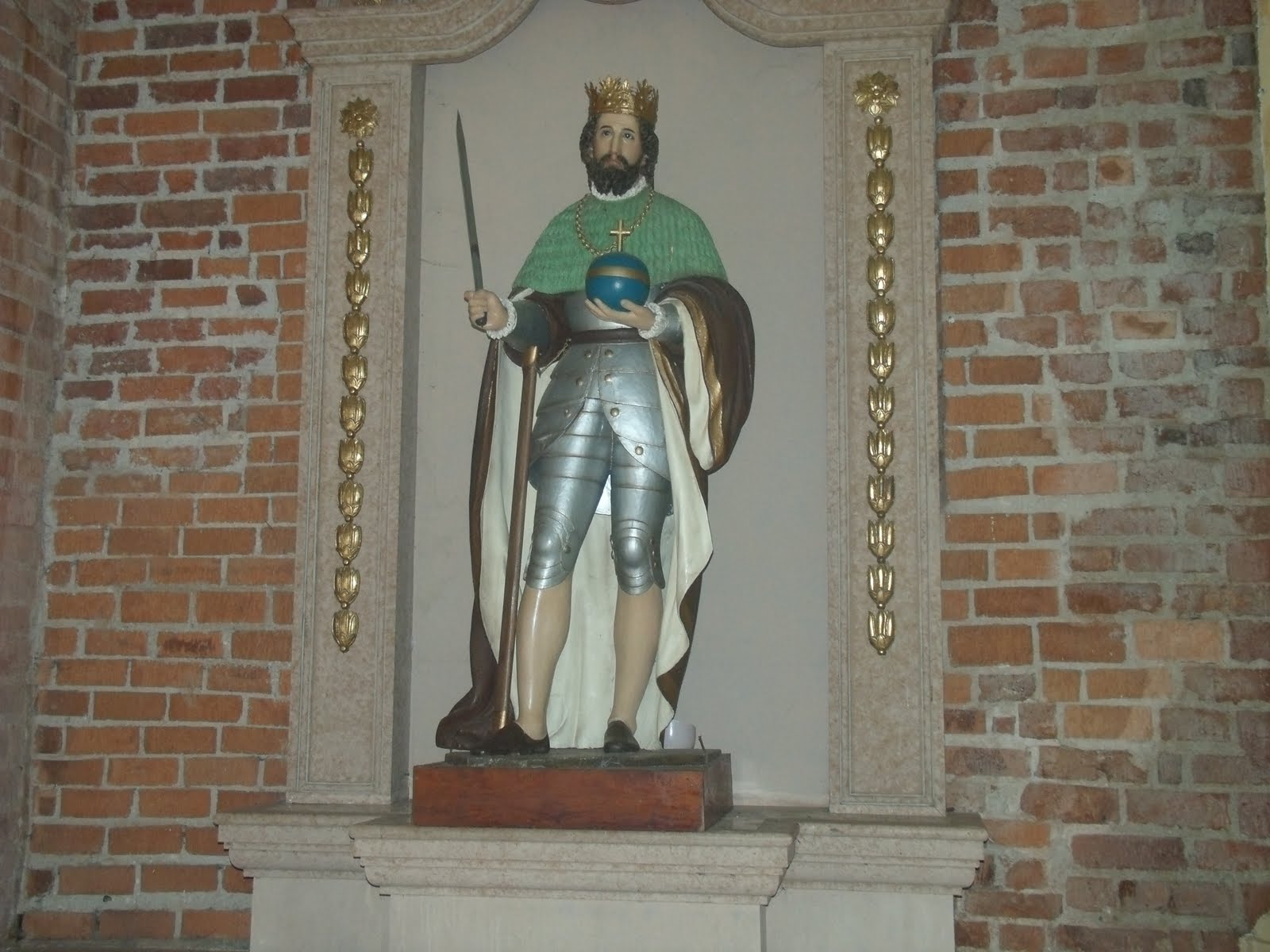 WANDERINGS OF A HOMELESS JOURNALIST WHEN THE TRADITIONAL VENERATION