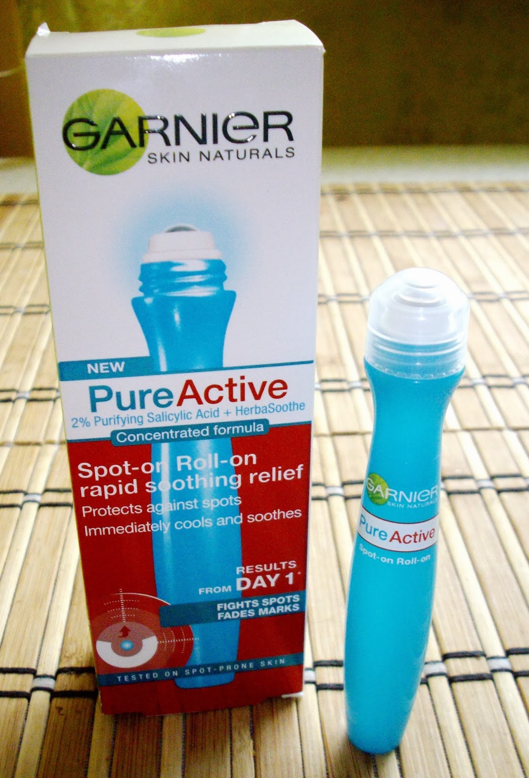 jaanika Garnier pure active pimple rollon.