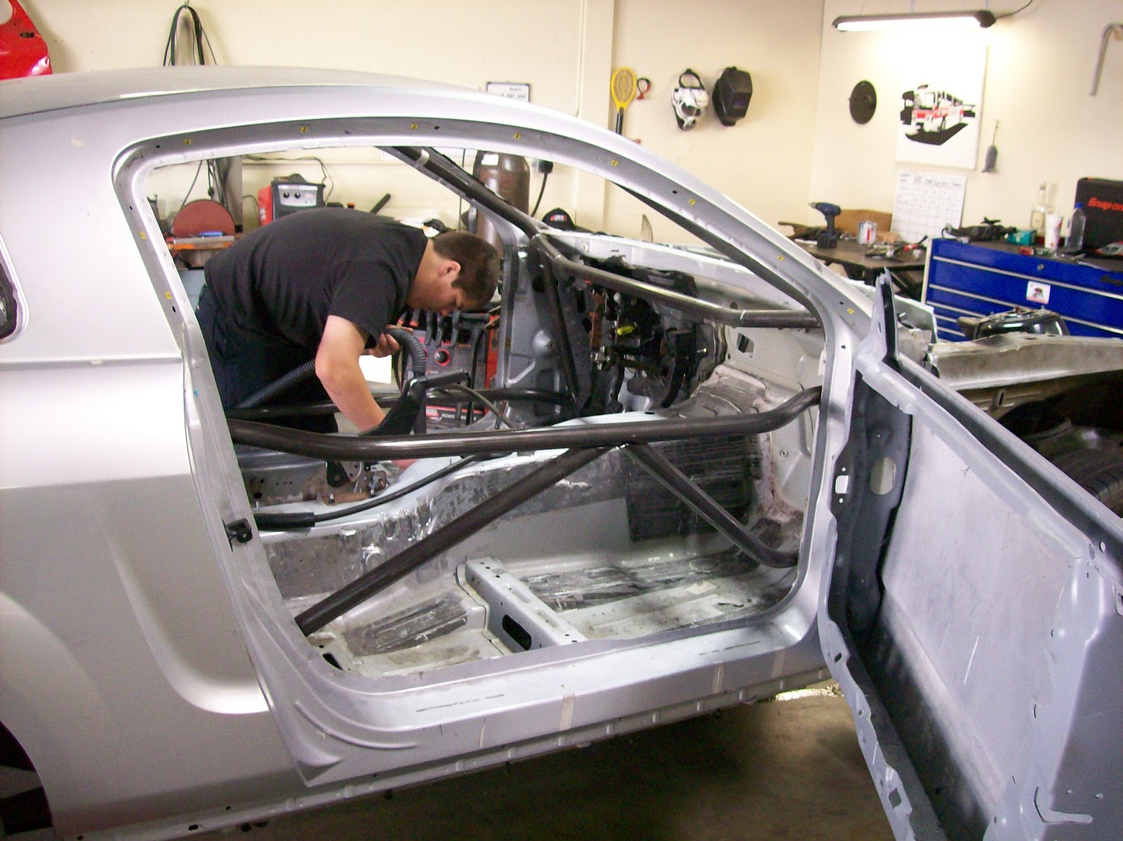 Calfin Fabrication 24 Hour roll cage build for 2006 Mustang GT