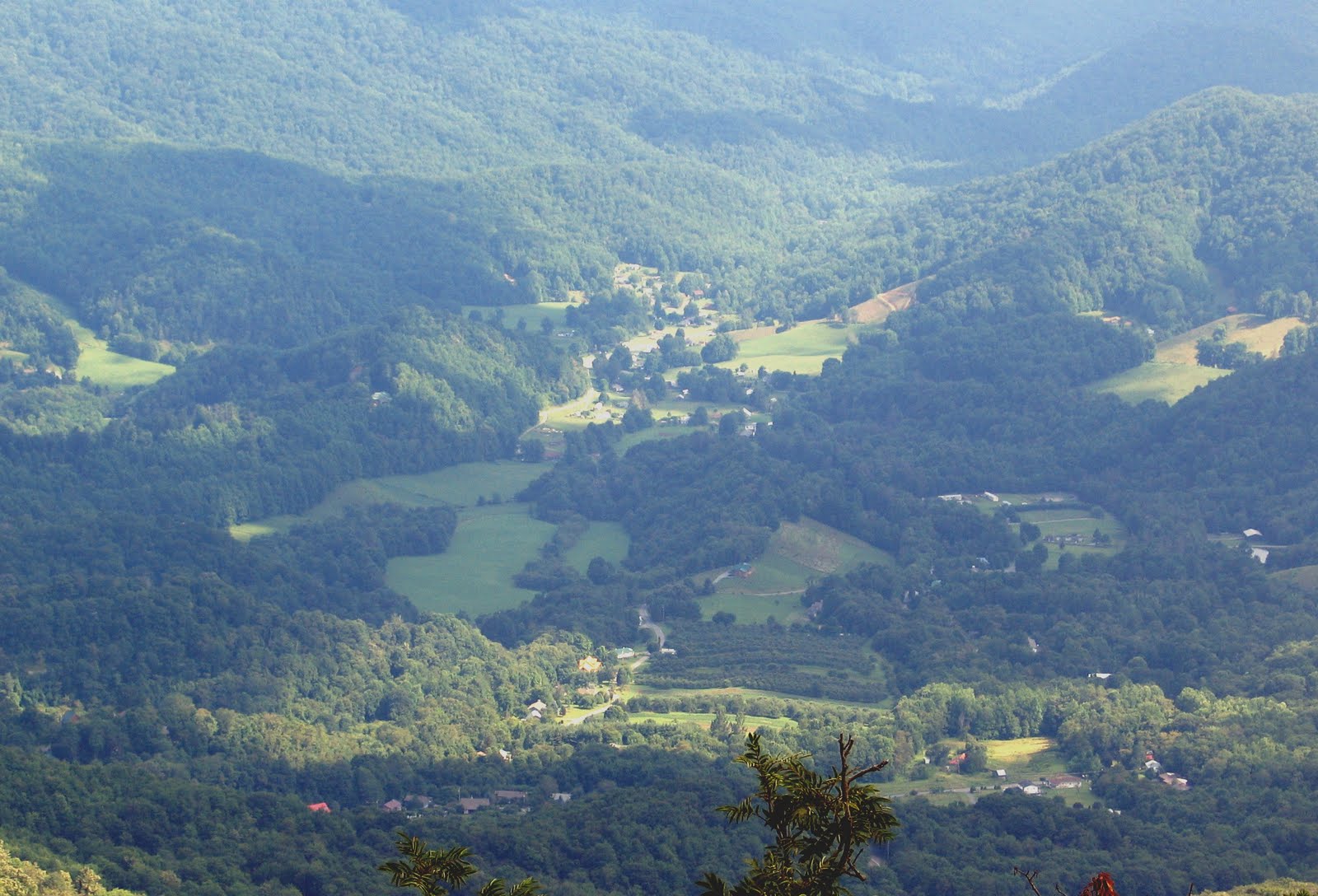 The Hikemasters' Trail Descriptions Roan Highlands, PisgahCherokee