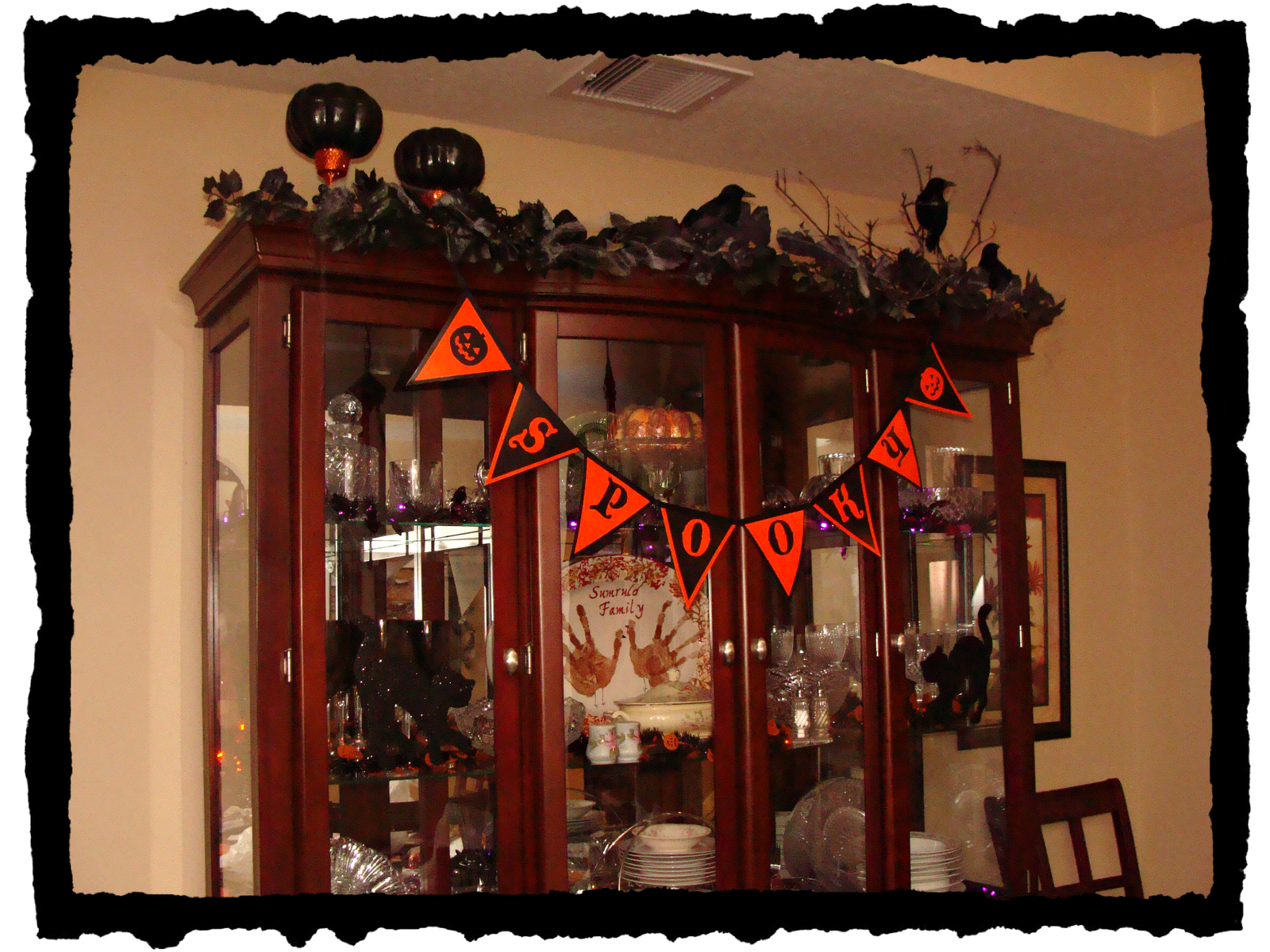 Crafty in Crosby: Halloween Dining Room Decor