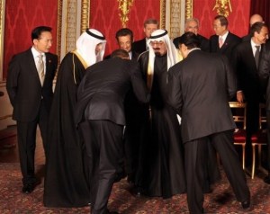 obama+bows-to-the-saudi-king.jpg