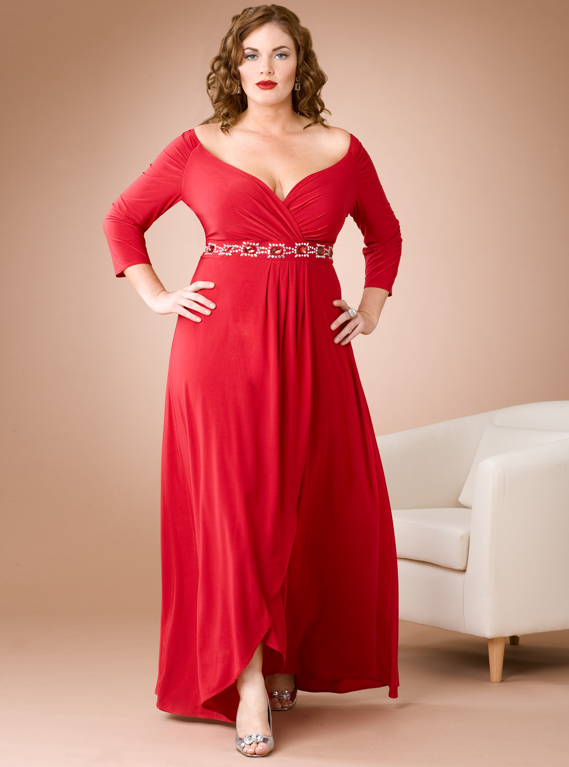 Fashion and Beauty Wearing Jewelry with Your Plus Size Evening Dress