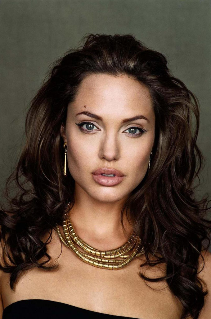 Movie Hub: Angelina Jolie Hot Pics