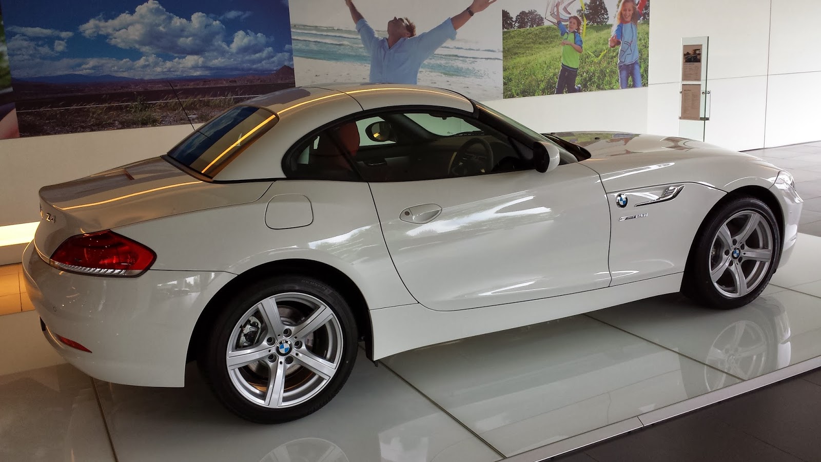 The Layman Auto: The red-leather BMW Z4 The Layman Auto: The red-leather BMW Z4