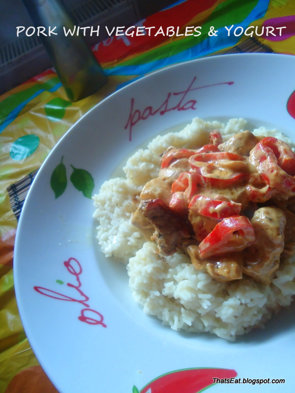 That's Eat! ΧΟΙΡΙΝΟ ΜΕ ΛΑΧΑΝΙΚΑ & ΣΑΛΤΣΑ ΓΙΑΟΥΡΤΙΟΥ PORK WITH