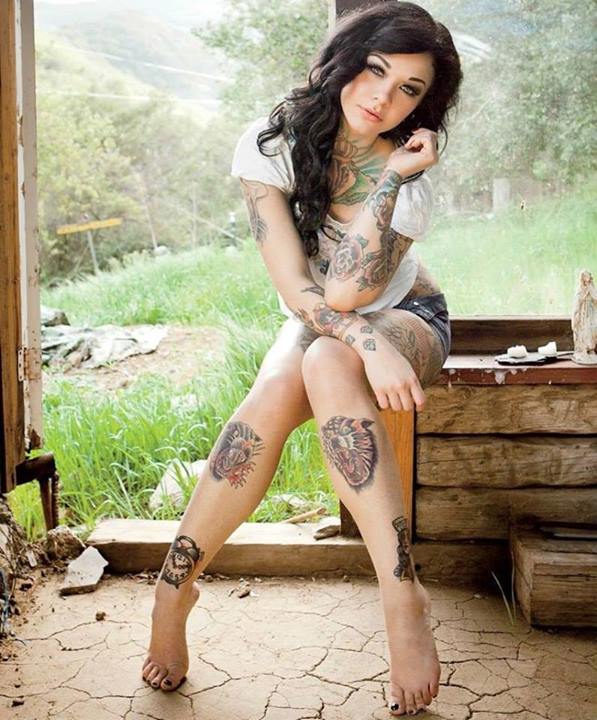 Татуированная Джоанна Ангел показала стрим в душе