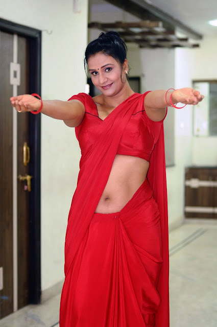 Actress Apoorva aunty navel show photos