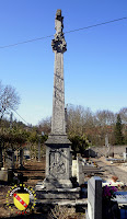Vitrey - Croix monumentale du cimetière