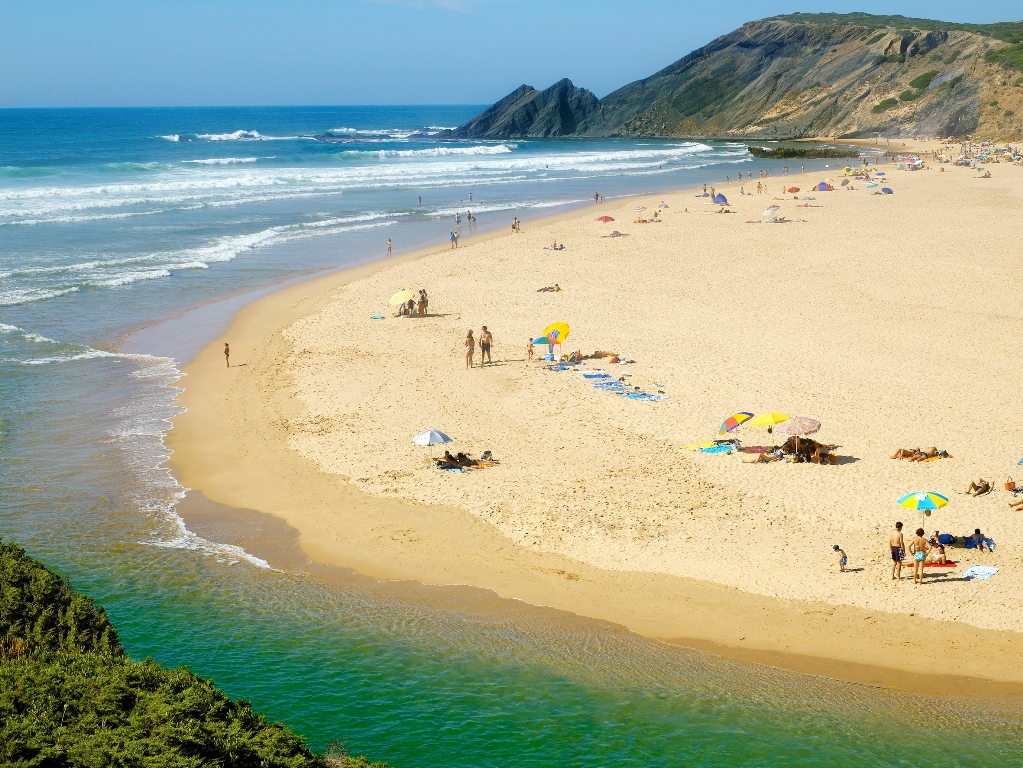 Turismo do Algarve Cabanas de Tavira eleita «melhor praia de Espanha e