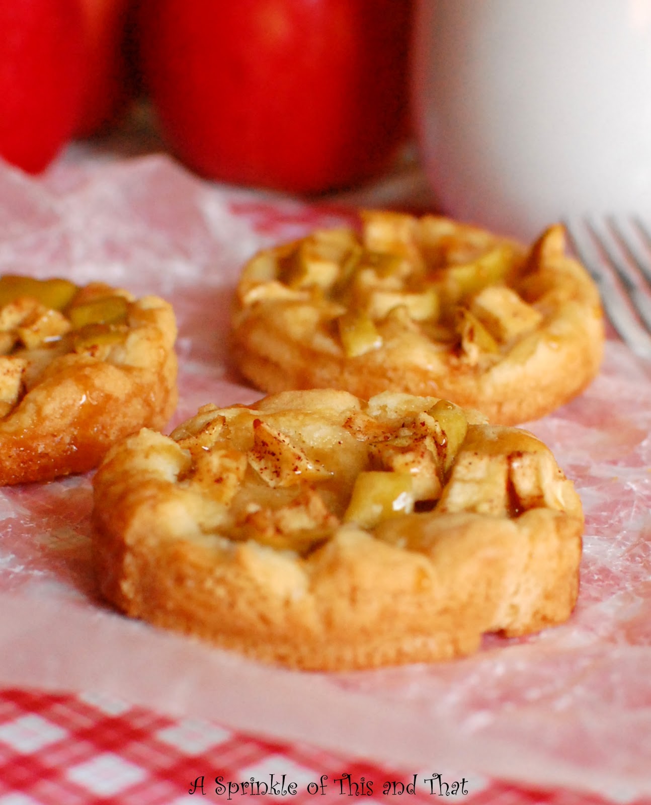 A Sprinkle of This and That Mason Jar Snickerdoodle Apple Pies