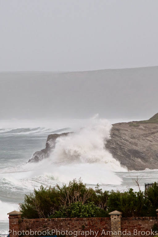 Massive waves ingolf Porth Island