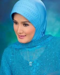 Indonesian Exotic Faces: Evie Tamala