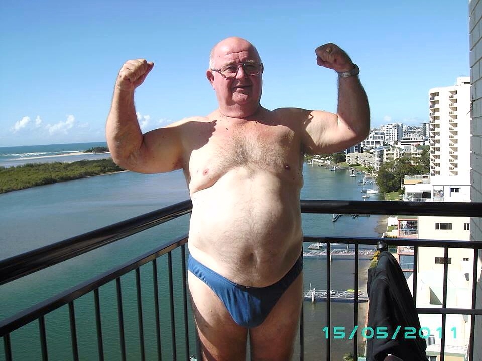 Naked old man samoan