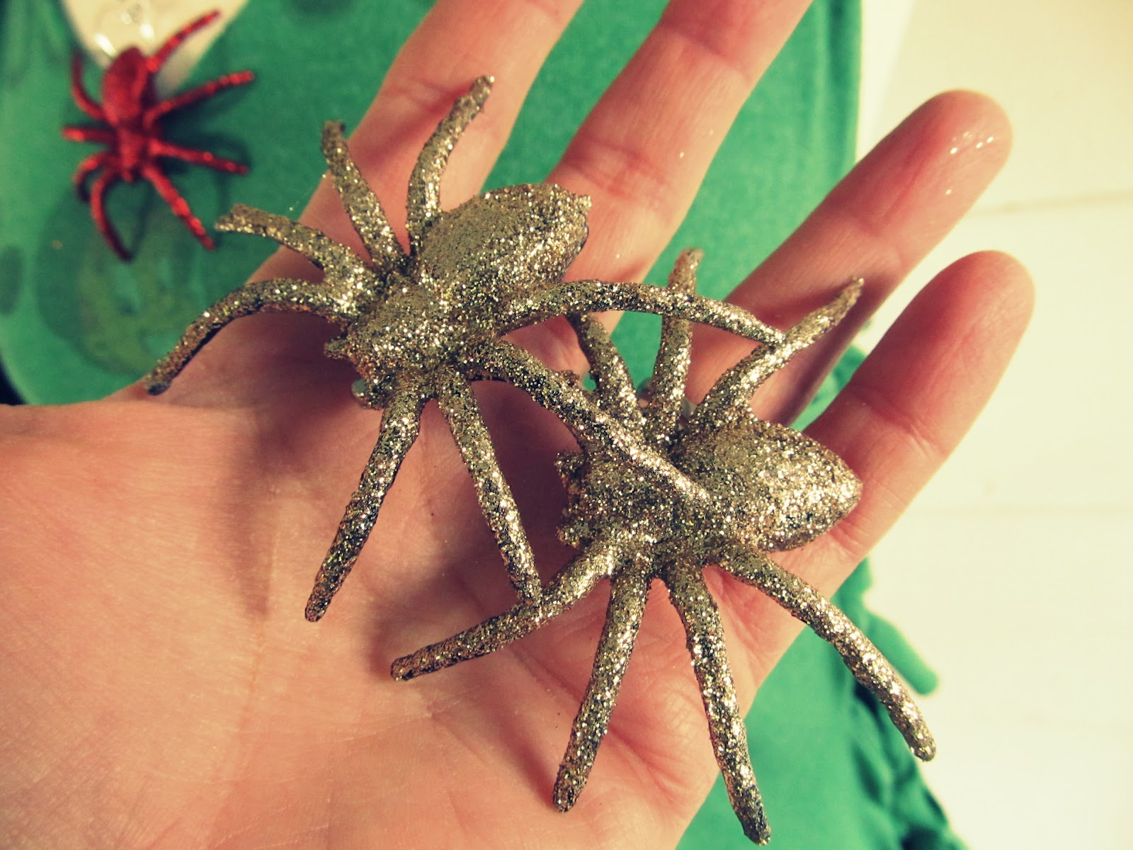 WobiSobi Glitter Spiders, DIY