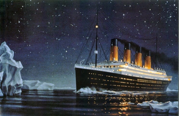 when did the titanic hit the iceberg