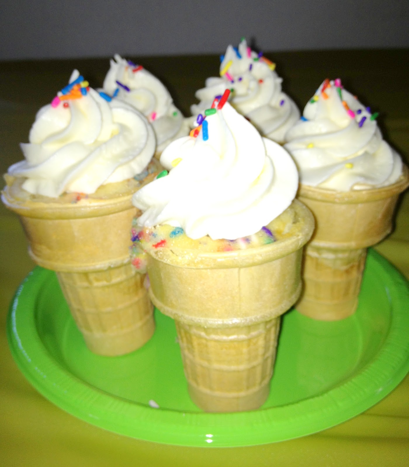 Sweet Lessons Lesson 138 Funfetti Cupcakes